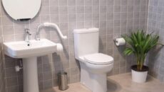 Cómo adaptar el baño para personas mayores: seguridad, comodidad y dignidad en cada detalle